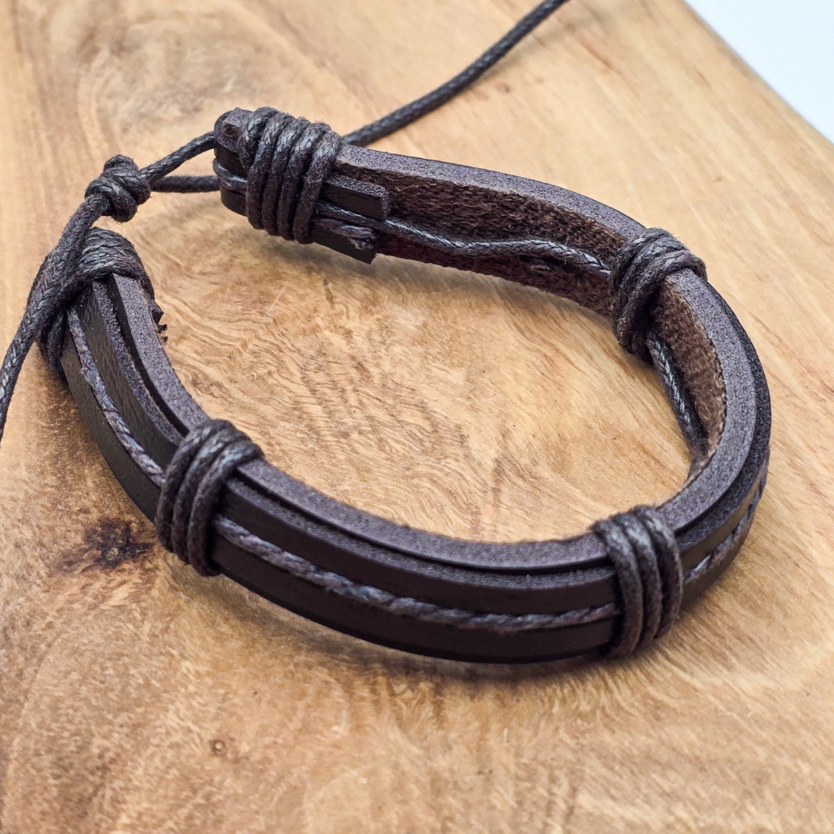 Unisex Adjustable Leather Bracelet - Versatile Style